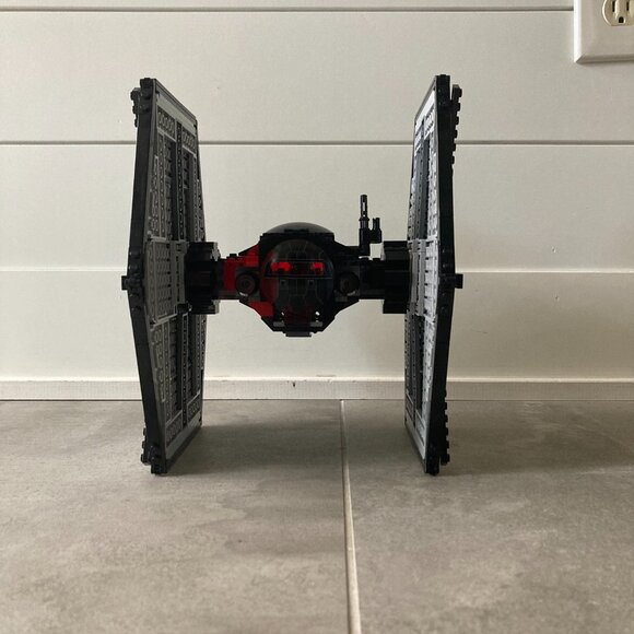 LEGO Star Wars First Order Special Forces TIE Fighter Set 75101 - Picture 5 of 10